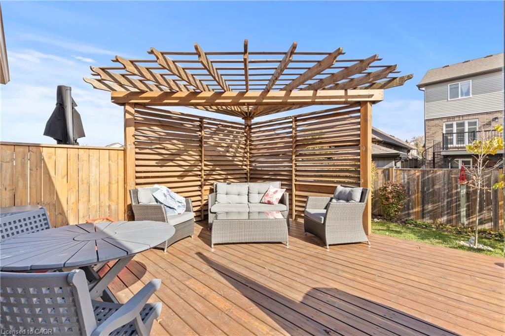 64 Abbott Place, Fonthill, ON - Outdoor With Deck Patio Veranda With Exterior