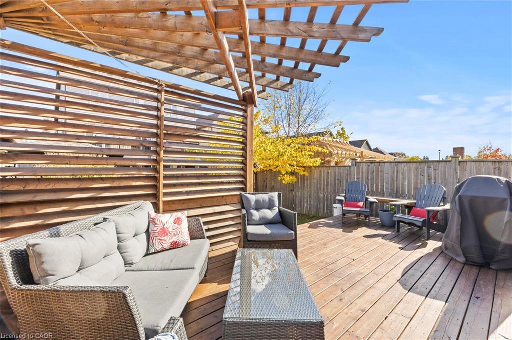 64 Abbott Place, Fonthill, ON - Outdoor With Deck Patio Veranda With Exterior