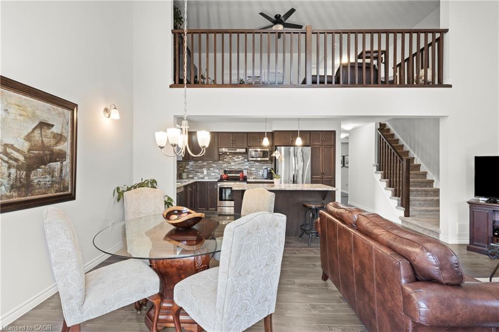 64 Abbott Place, Fonthill, ON - Indoor Photo Showing Dining Room
