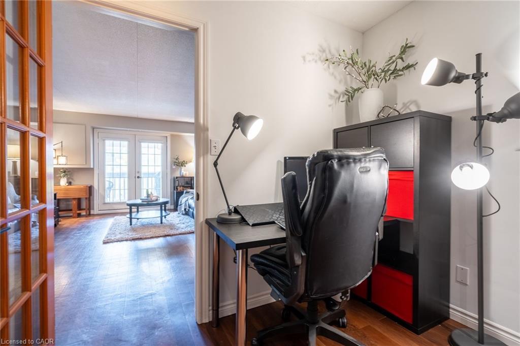 308-4015 Kilmer Drive, Burlington, ON - Indoor Photo Showing Other Room