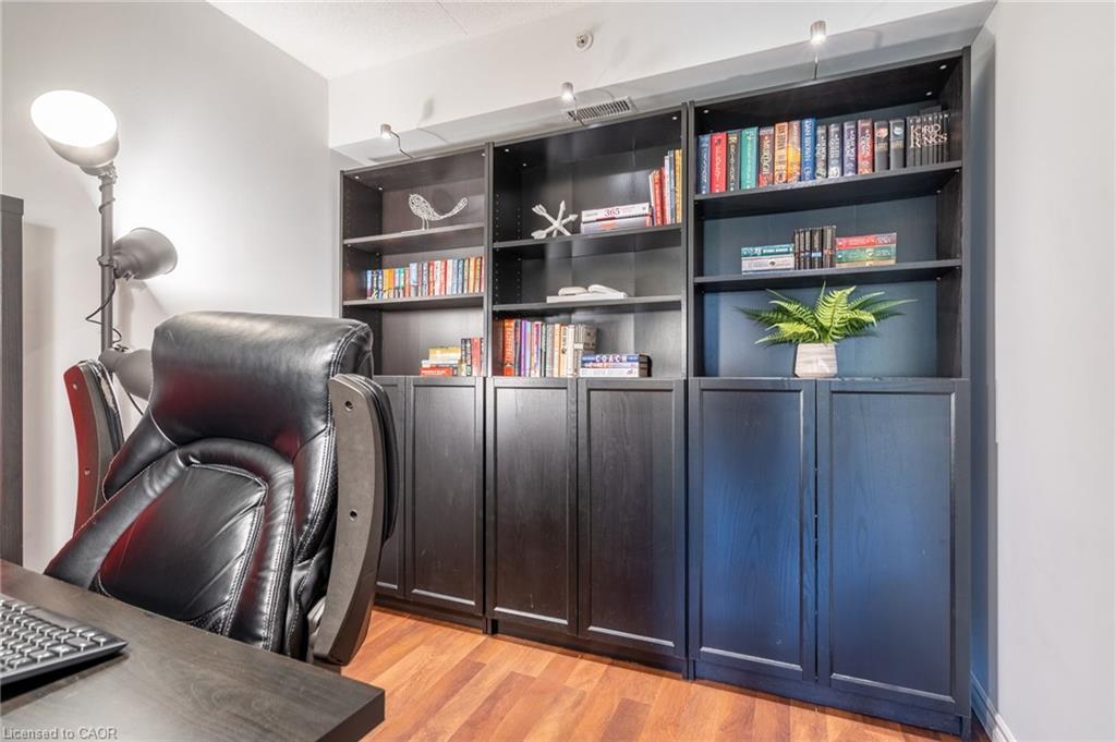 308-4015 Kilmer Drive, Burlington, ON - Indoor