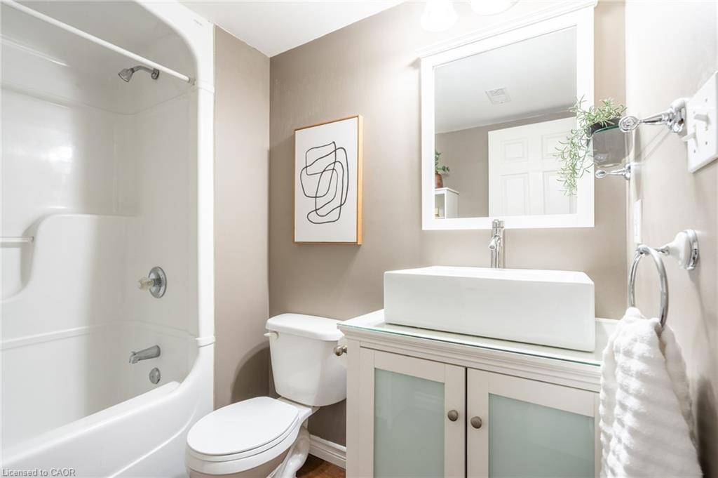 308-4015 Kilmer Drive, Burlington, ON - Indoor Photo Showing Bathroom