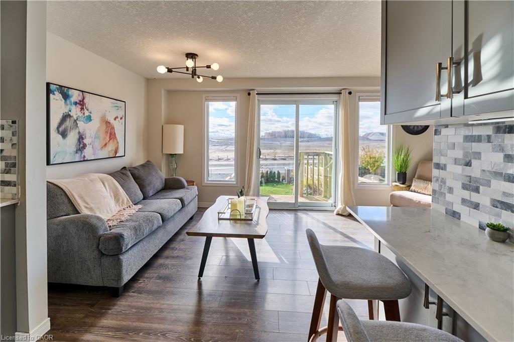 212 Red Clover Court, Kitchener, ON - Indoor Photo Showing Living Room
