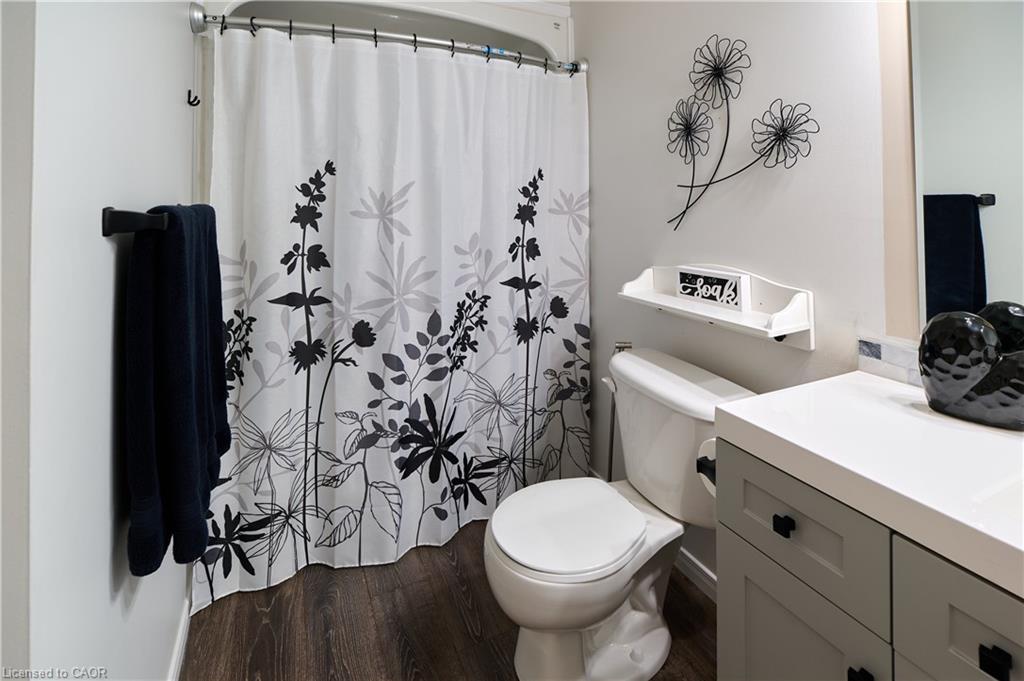 212 Red Clover Court, Kitchener, ON - Indoor Photo Showing Bathroom