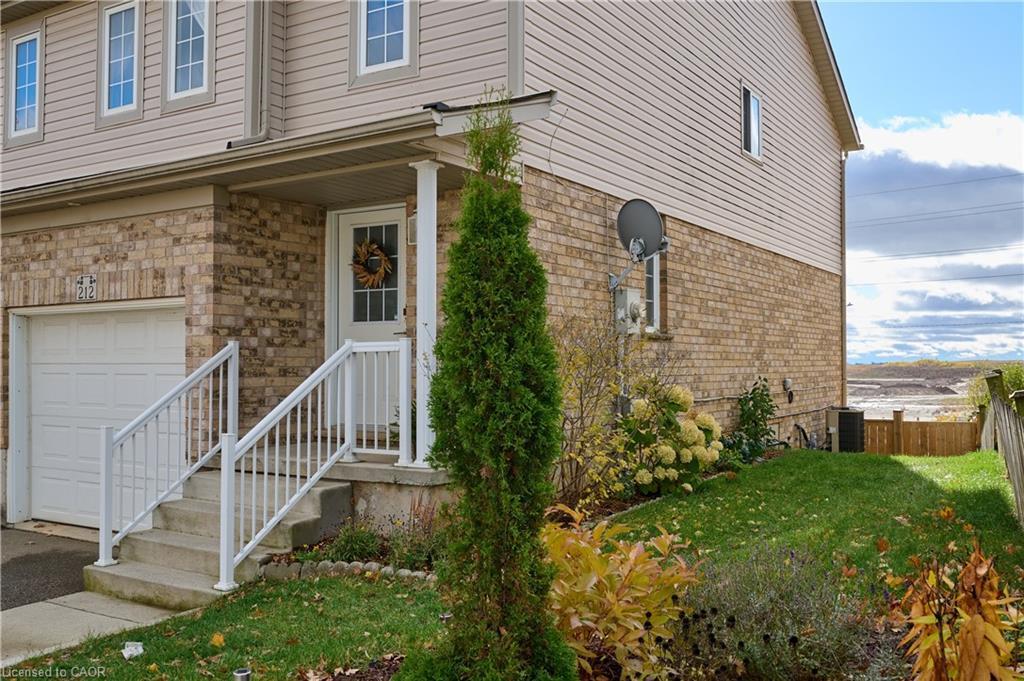 212 Red Clover Court, Kitchener, ON - Outdoor