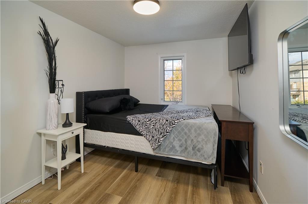 212 Red Clover Court, Kitchener, ON - Indoor Photo Showing Bedroom