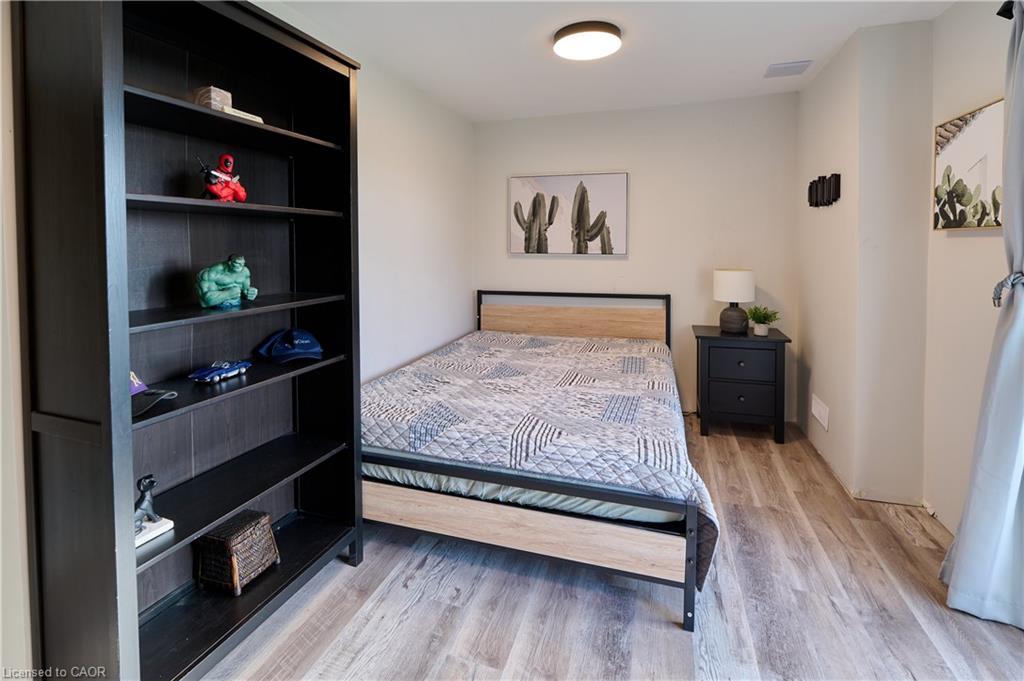 212 Red Clover Court, Kitchener, ON - Indoor Photo Showing Bedroom