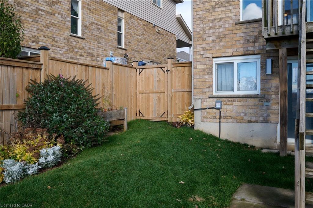 212 Red Clover Court, Kitchener, ON - Outdoor