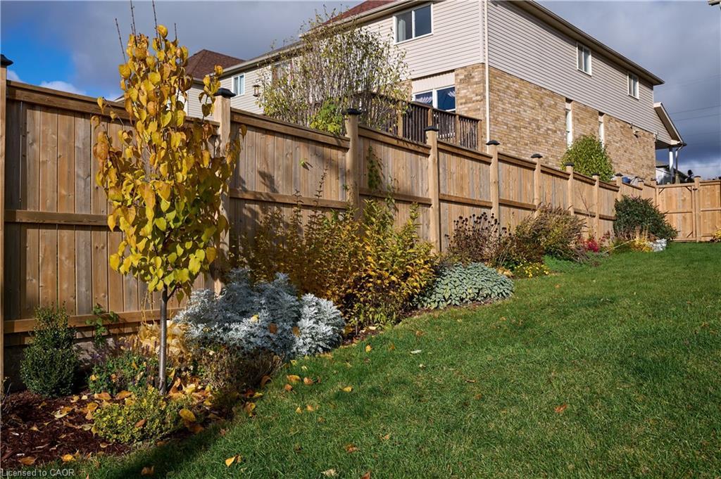 212 Red Clover Court, Kitchener, ON - Outdoor