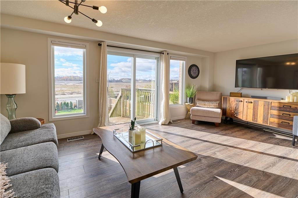 212 Red Clover Court, Kitchener, ON - Indoor Photo Showing Living Room