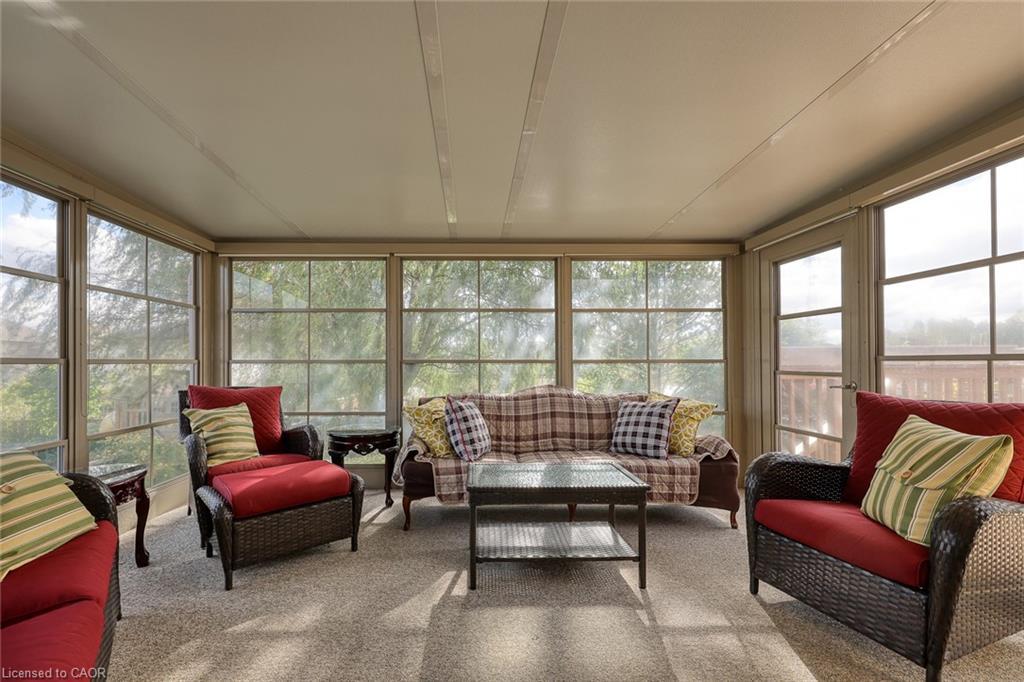 217 North Street E, Tillsonburg, ON - Indoor Photo Showing Living Room