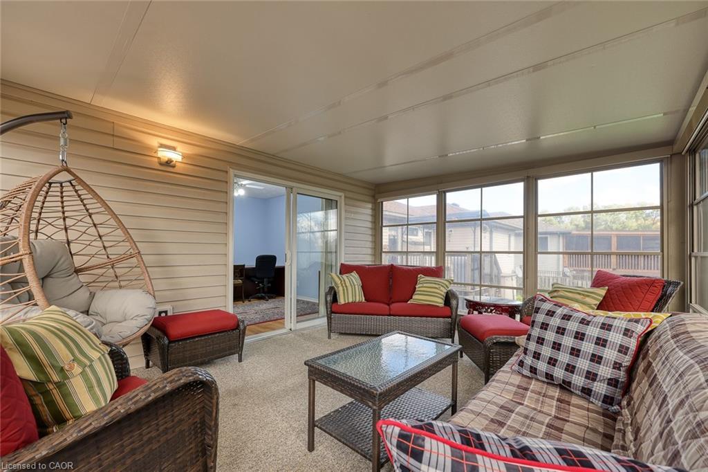 217 North Street E, Tillsonburg, ON - Indoor Photo Showing Living Room
