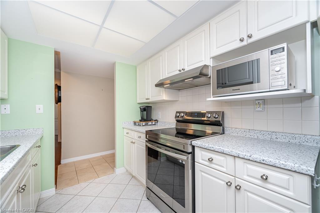 1602-190 Hespeler Road, Cambridge, ON - Indoor Photo Showing Kitchen