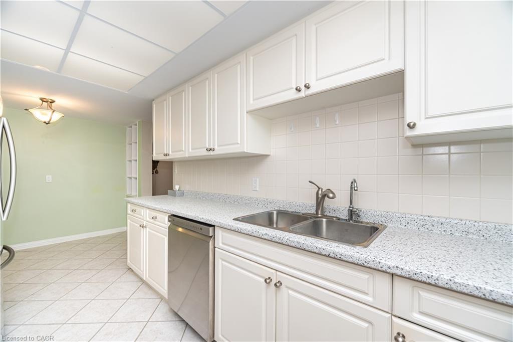 1602-190 Hespeler Road, Cambridge, ON - Indoor Photo Showing Kitchen With Double Sink