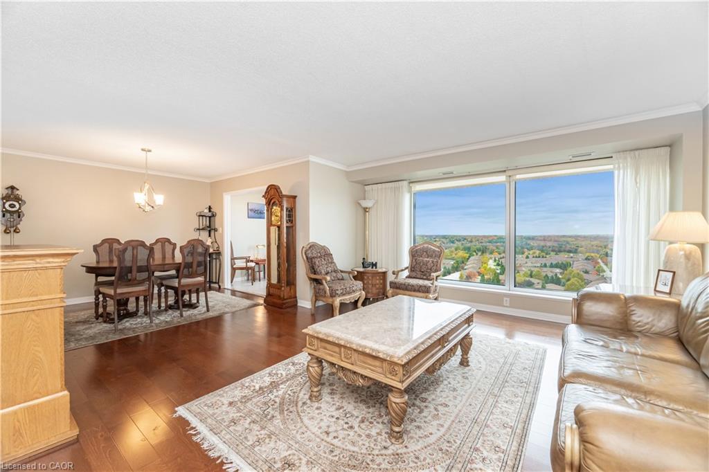 1602-190 Hespeler Road, Cambridge, ON - Indoor Photo Showing Living Room