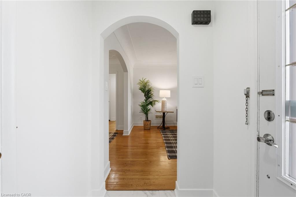 53 Livingston Avenue, Grimsby, ON - Indoor Photo Showing Other Room