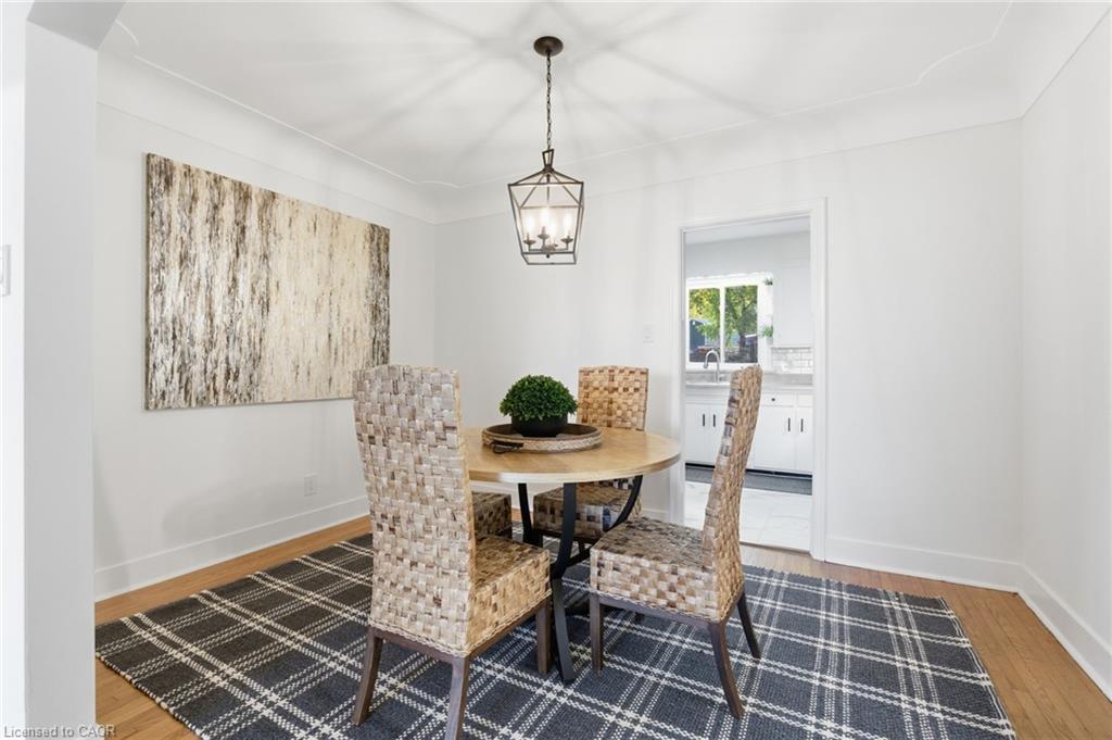 53 Livingston Avenue, Grimsby, ON - Indoor Photo Showing Dining Room