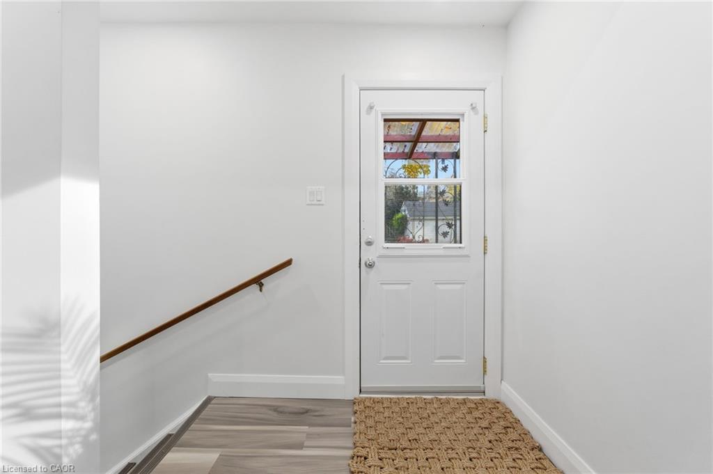 53 Livingston Avenue, Grimsby, ON - Indoor Photo Showing Other Room