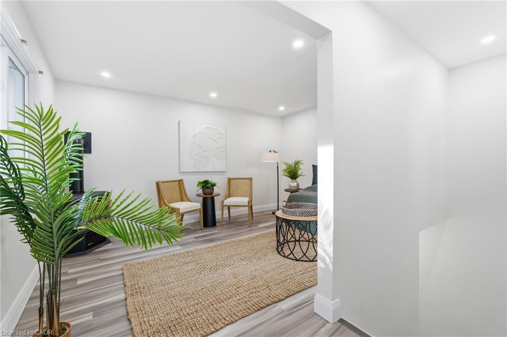 53 Livingston Avenue, Grimsby, ON - Indoor Photo Showing Other Room