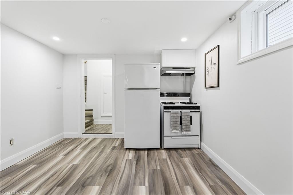 53 Livingston Avenue, Grimsby, ON - Indoor