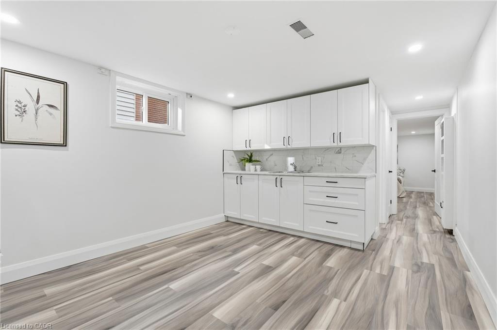 53 Livingston Avenue, Grimsby, ON - Indoor Photo Showing Other Room