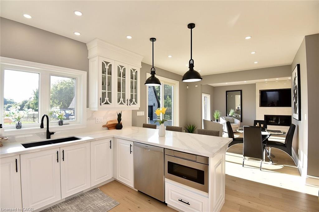 796 Highway 6, Haldimand County, ON - Indoor Photo Showing Kitchen With Double Sink With Upgraded Kitchen