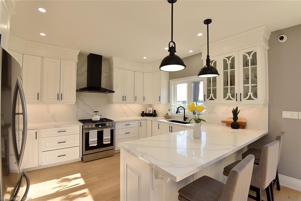 796 Highway 6, Haldimand County, ON - Indoor Photo Showing Kitchen With Upgraded Kitchen