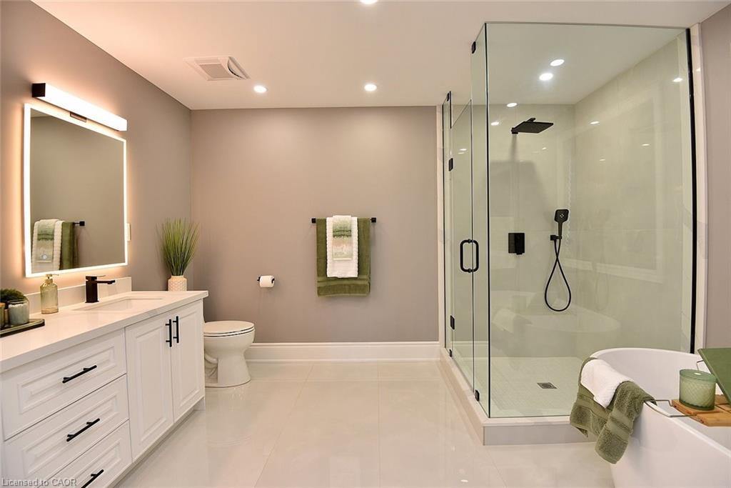 796 Highway 6, Haldimand County, ON - Indoor Photo Showing Bathroom