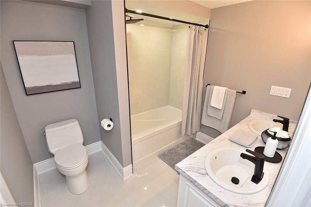796 Highway 6, Haldimand County, ON - Indoor Photo Showing Bathroom
