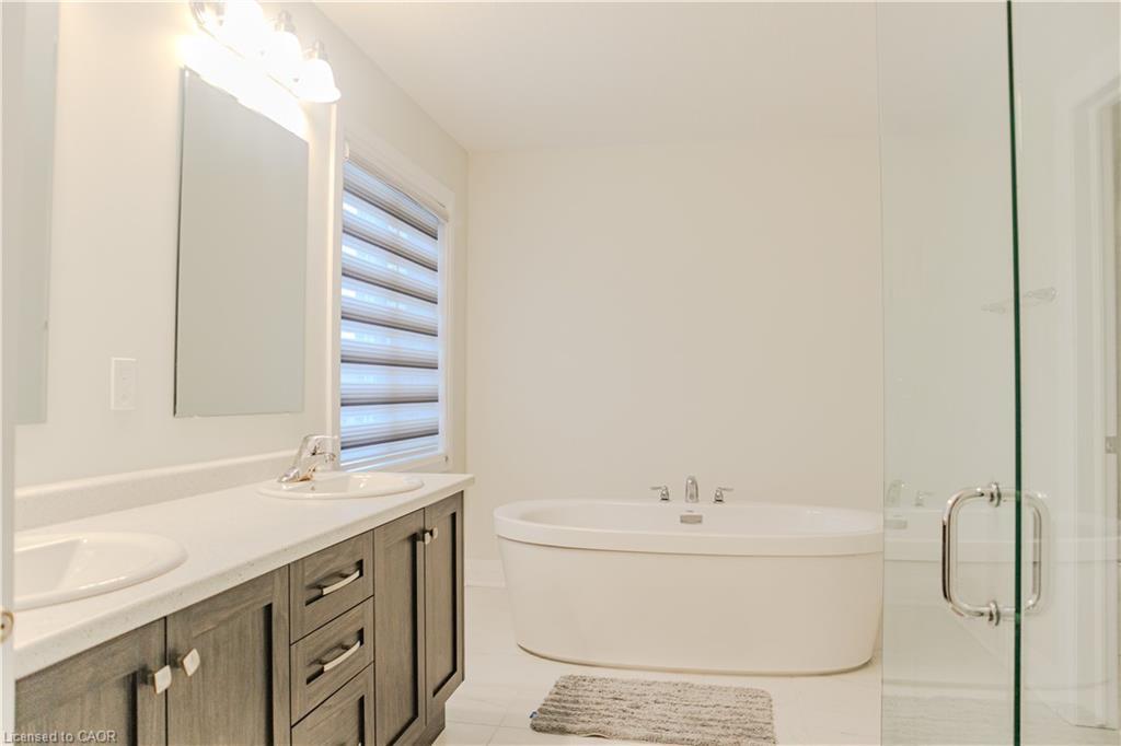 241 Raspberry Place, Waterloo, ON - Indoor Photo Showing Bathroom