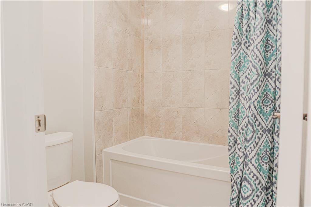241 Raspberry Place, Waterloo, ON - Indoor Photo Showing Bathroom