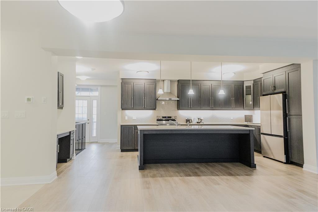 241 Raspberry Place, Waterloo, ON - Indoor Photo Showing Kitchen