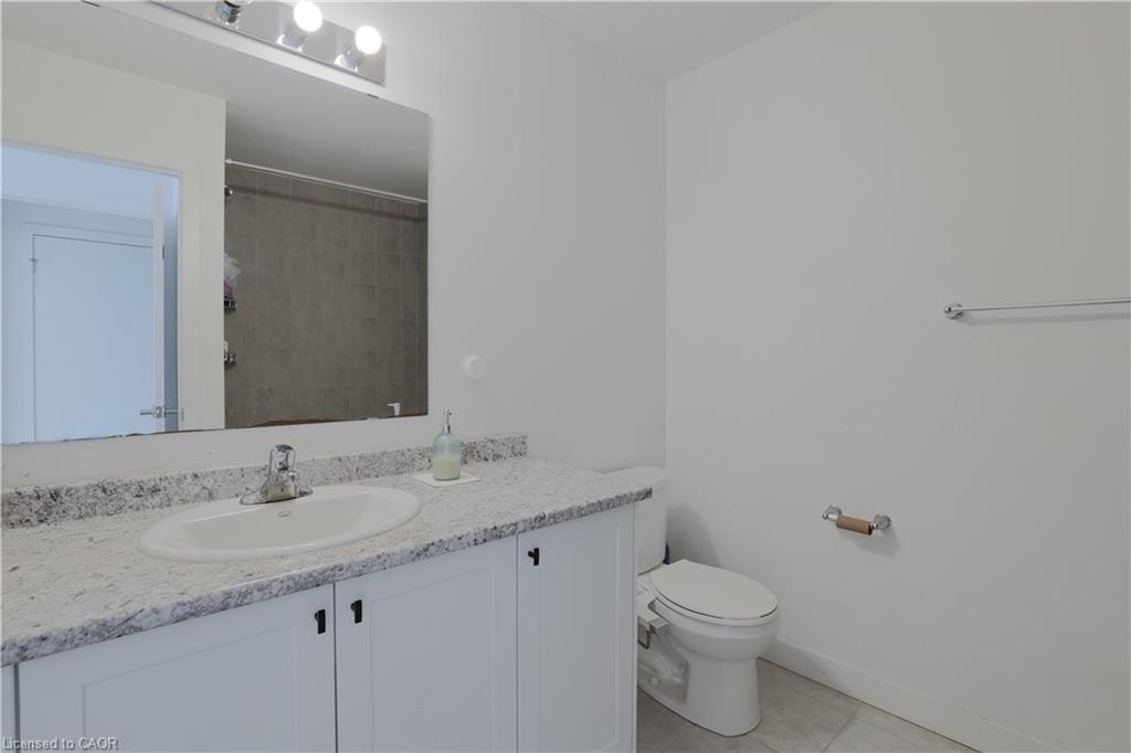 105 Pony Way, Kitchener, ON - Indoor Photo Showing Bathroom