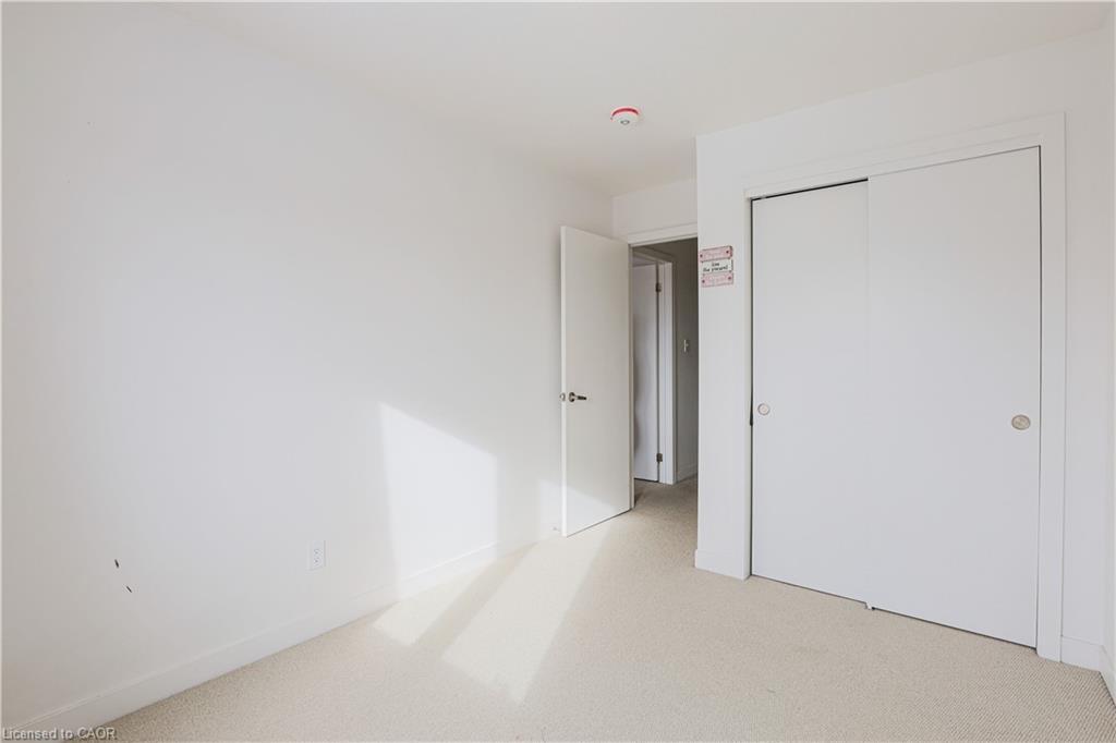 105 Pony Way, Kitchener, ON - Indoor Photo Showing Other Room