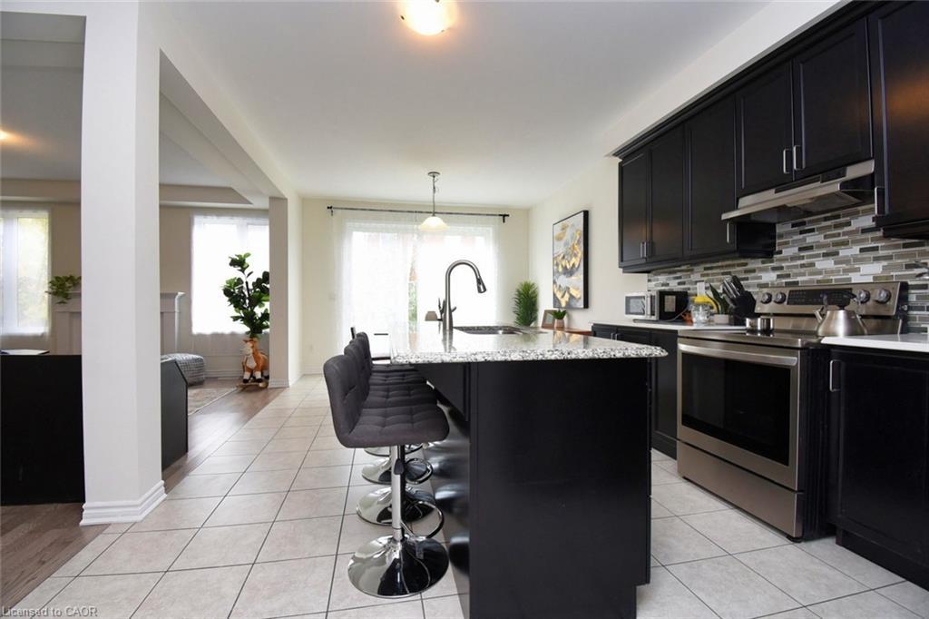 56 Forest Ridge Drive, Waterdown, ON - Indoor Photo Showing Kitchen With Upgraded Kitchen