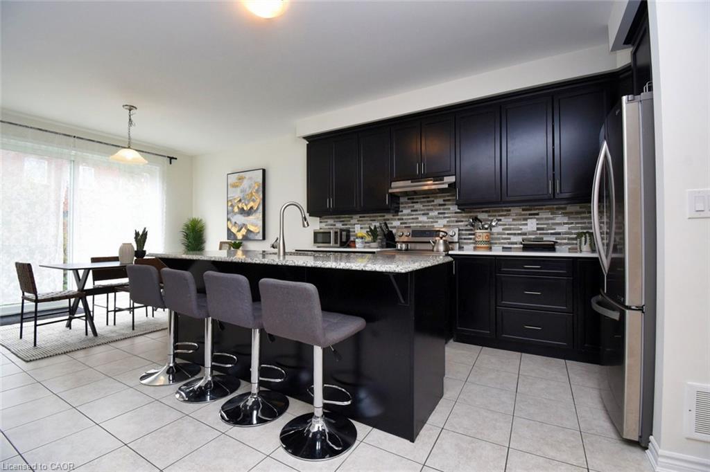 56 Forest Ridge Drive, Waterdown, ON - Indoor Photo Showing Kitchen With Upgraded Kitchen