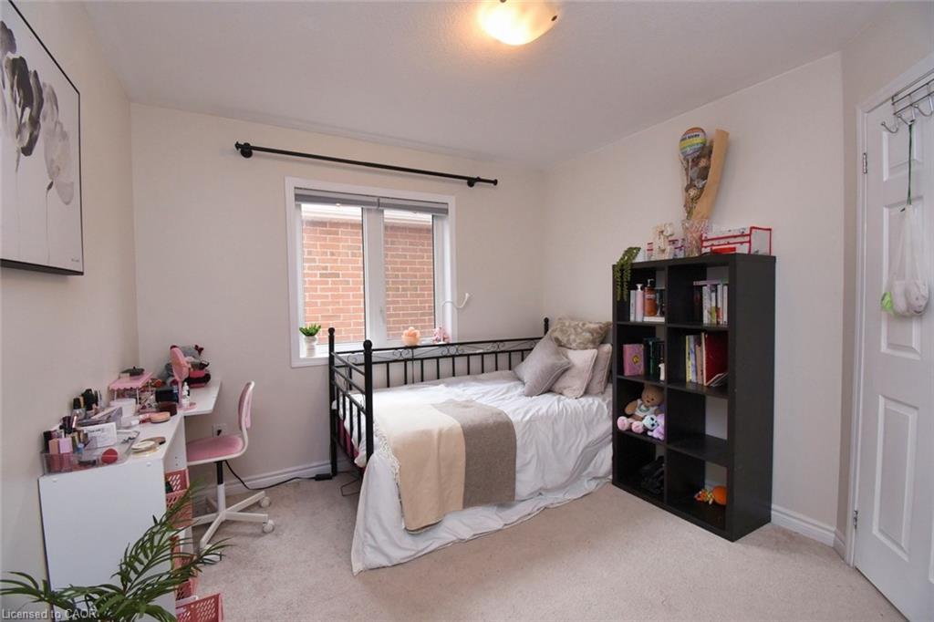 56 Forest Ridge Drive, Waterdown, ON - Indoor Photo Showing Bedroom
