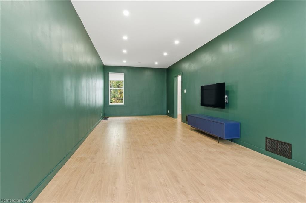 273 Robert Street, Hamilton, ON - Indoor Photo Showing Other Room