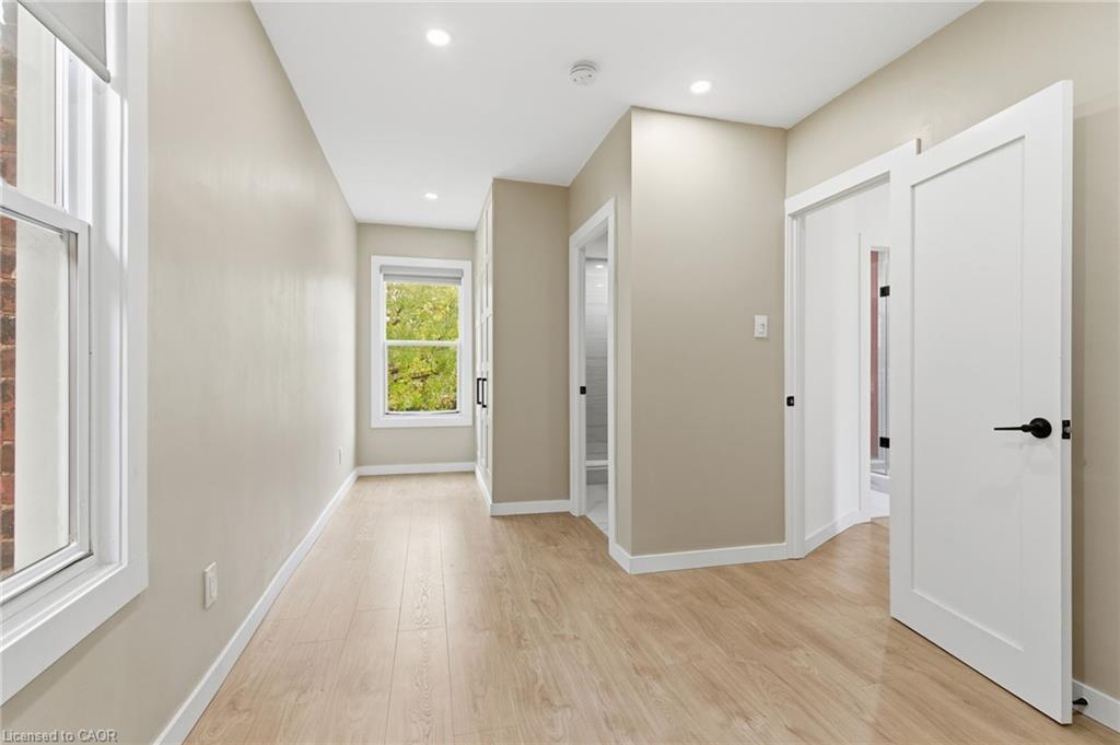 273 Robert Street, Hamilton, ON - Indoor Photo Showing Other Room