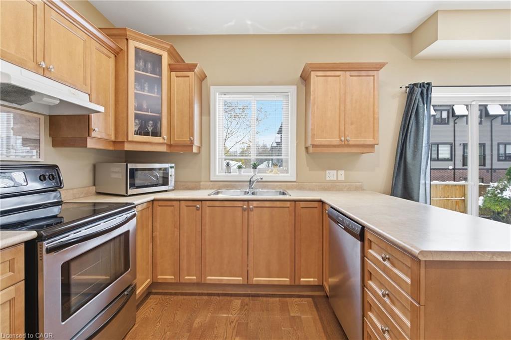 6-195 Wilson Street W, Ancaster, ON - Indoor Photo Showing Kitchen With Double Sink