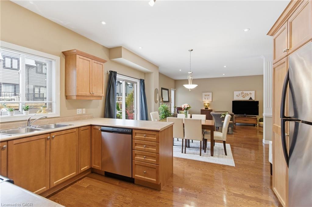 6-195 Wilson Street W, Ancaster, ON - Indoor Photo Showing Kitchen With Double Sink