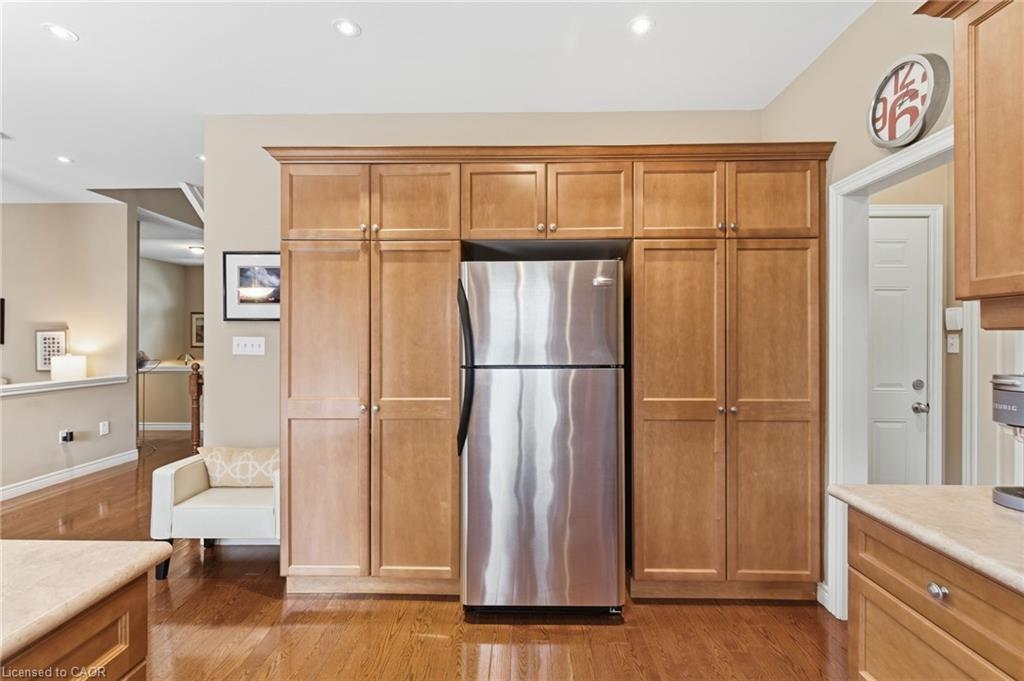 6-195 Wilson Street W, Ancaster, ON - Indoor Photo Showing Kitchen