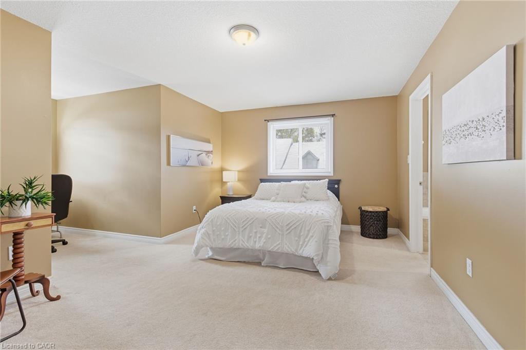 6-195 Wilson Street W, Ancaster, ON - Indoor Photo Showing Bedroom
