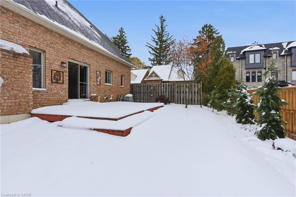 6-195 Wilson Street W, Ancaster, ON - Outdoor