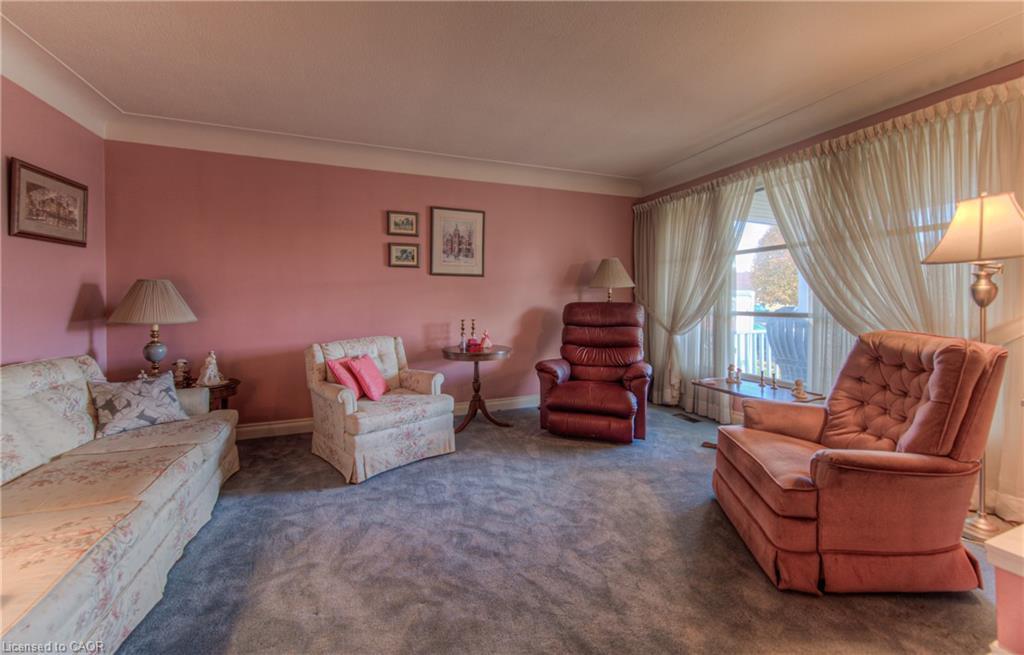 78 Dudhope Avenue, Cambridge, ON - Indoor Photo Showing Living Room