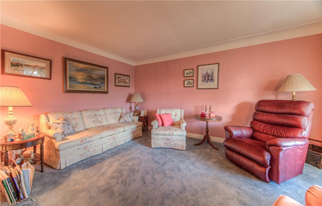 78 Dudhope Avenue, Cambridge, ON - Indoor Photo Showing Living Room
