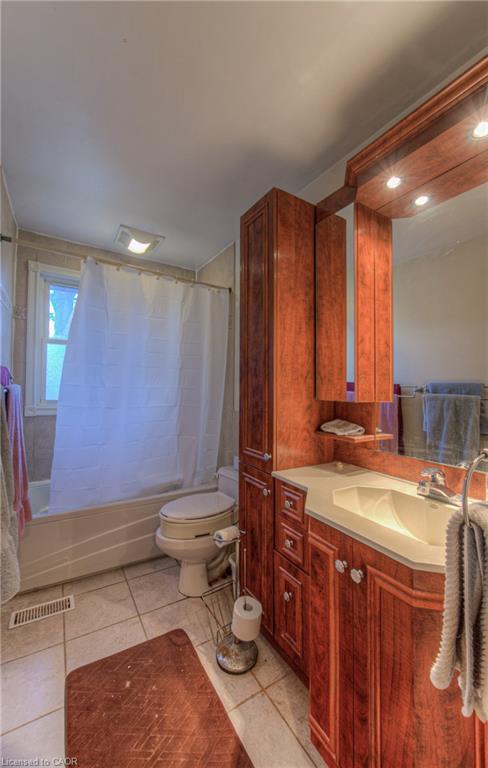 78 Dudhope Avenue, Cambridge, ON - Indoor Photo Showing Bathroom