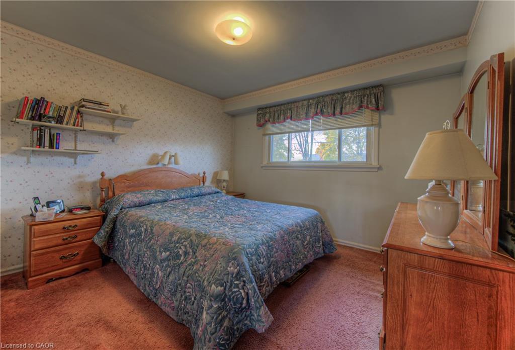 78 Dudhope Avenue, Cambridge, ON - Indoor Photo Showing Bedroom