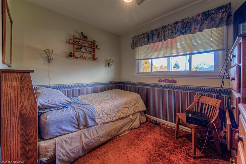 78 Dudhope Avenue, Cambridge, ON - Indoor Photo Showing Bedroom