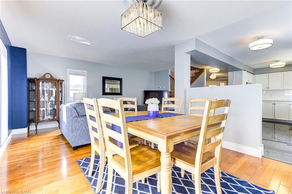 39 Karalee Crescent, Cambridge, ON - Indoor Photo Showing Dining Room